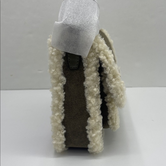 MICHAEL KORS Bradshaw Medium Suede and Faux Shearling Messenger Bag
Olive 
NWT - Picture 3 of 16